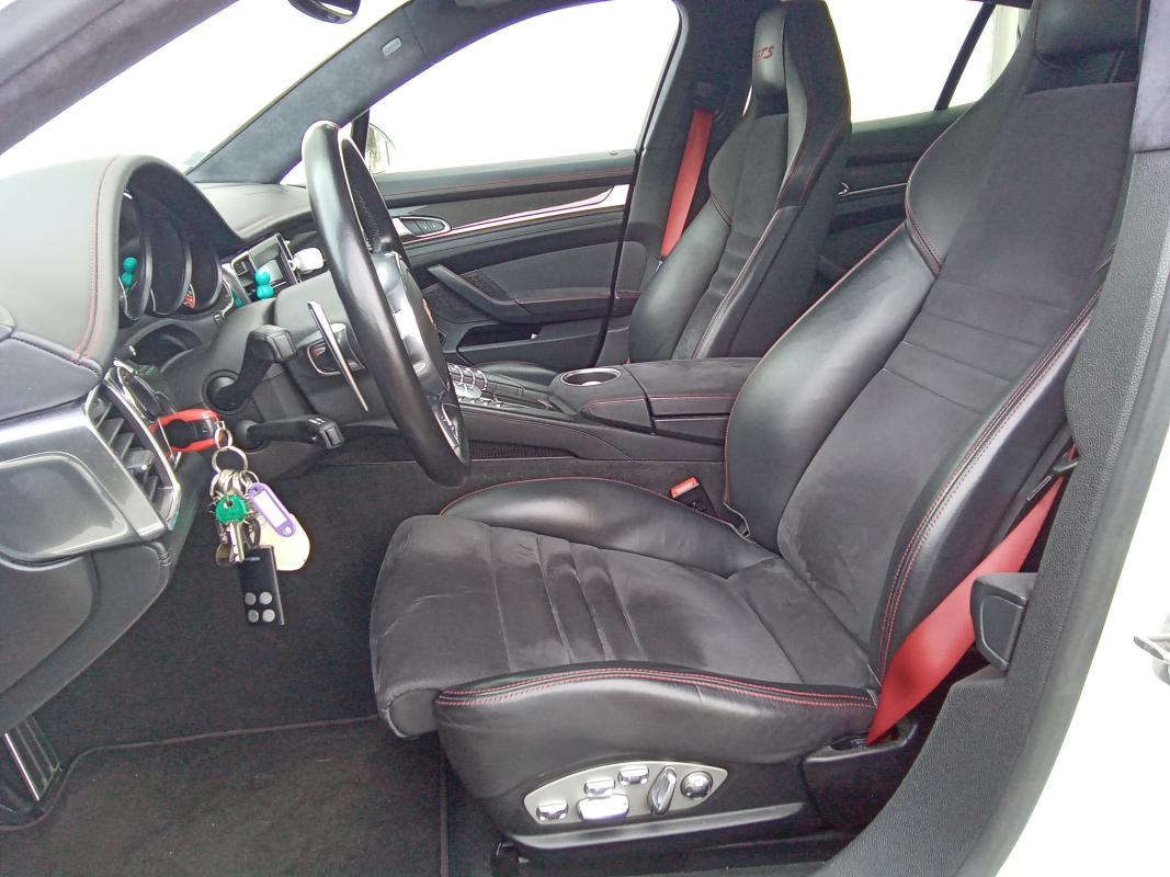 Porsche Panamera — 16