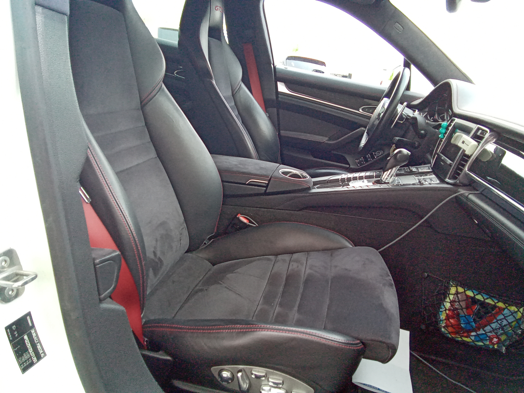 Porsche Panamera — 17