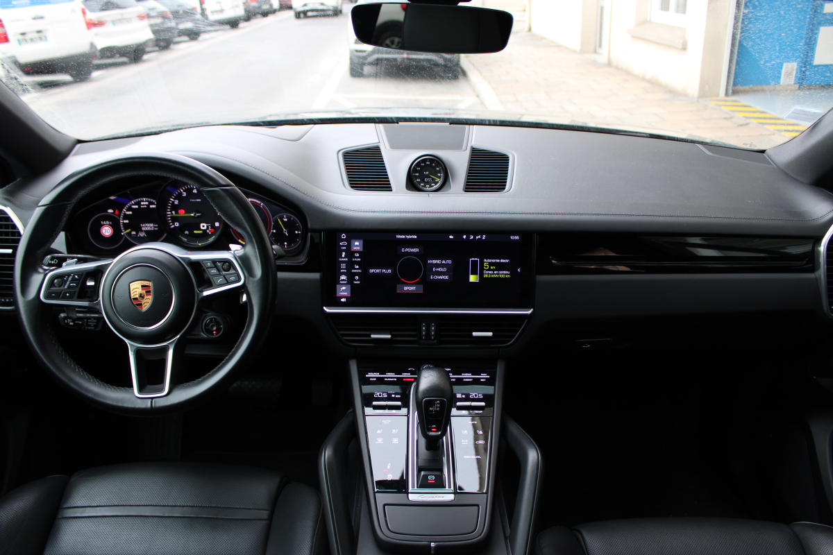 Porsche Cayenne — 10