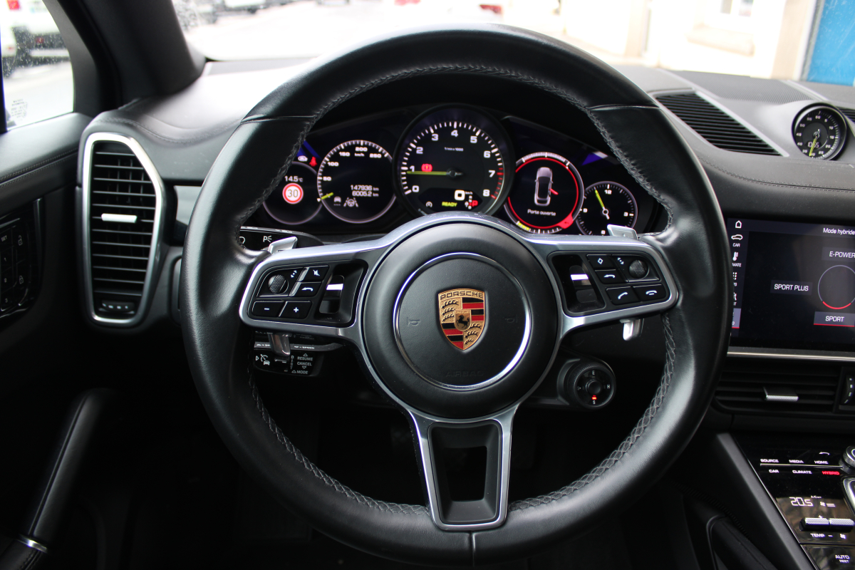Porsche Cayenne — 15