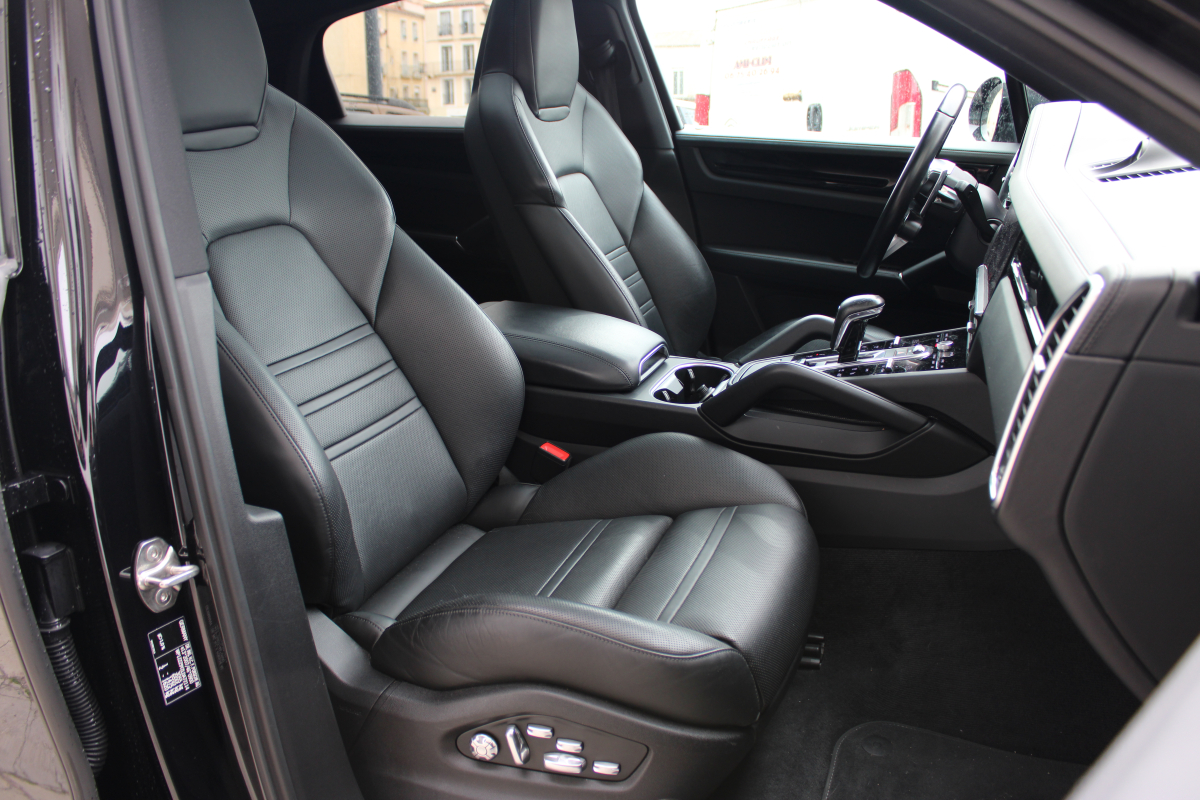 Porsche Cayenne — 13
