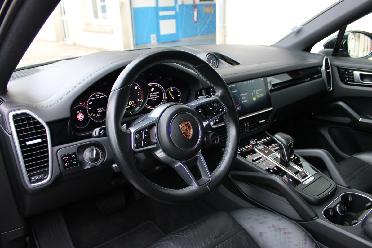 Porsche Cayenne — 11