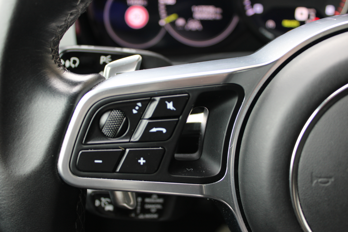 Porsche Cayenne — 26