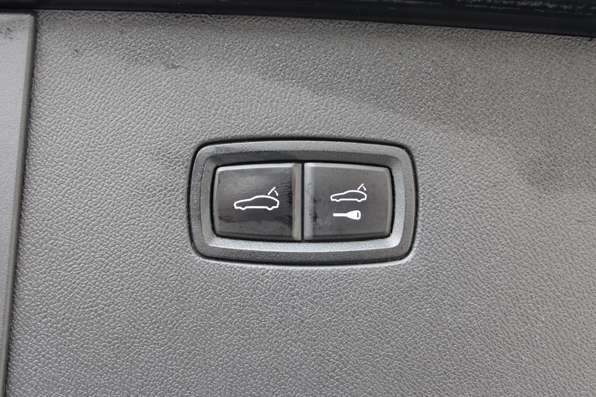 Porsche Cayenne — 23