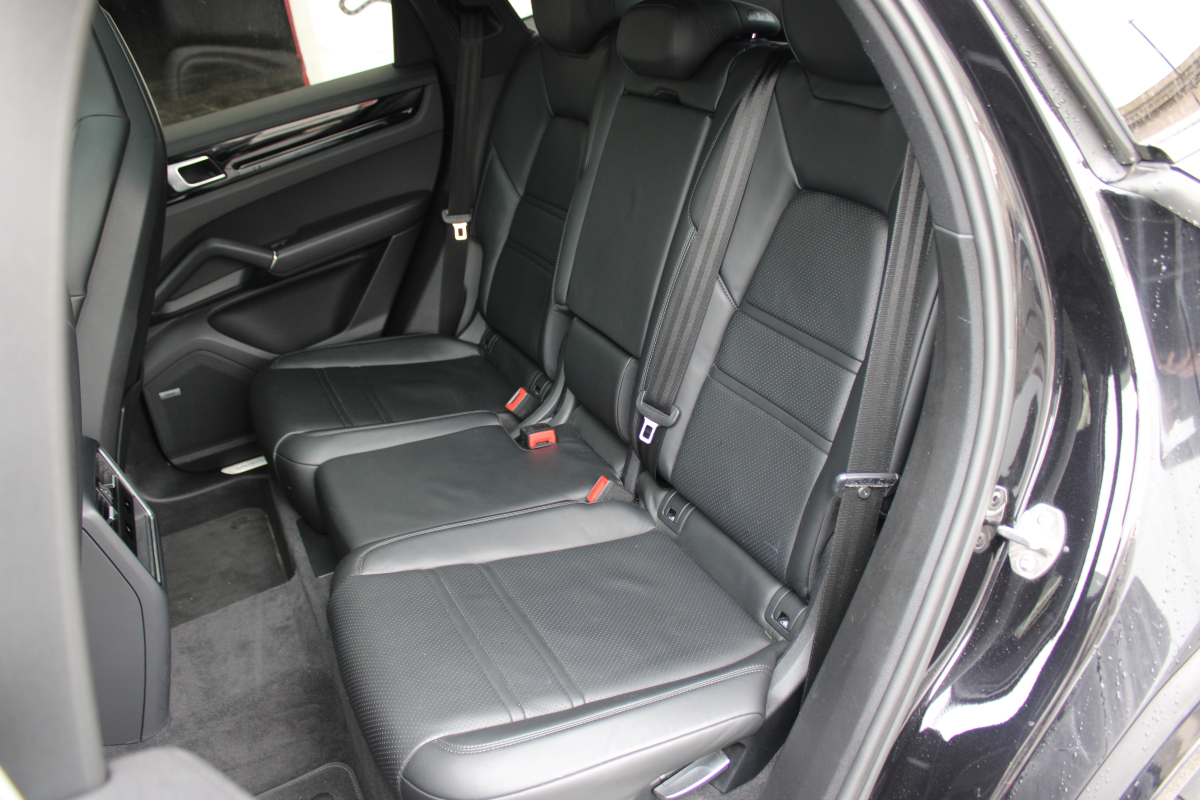 Porsche Cayenne — 32
