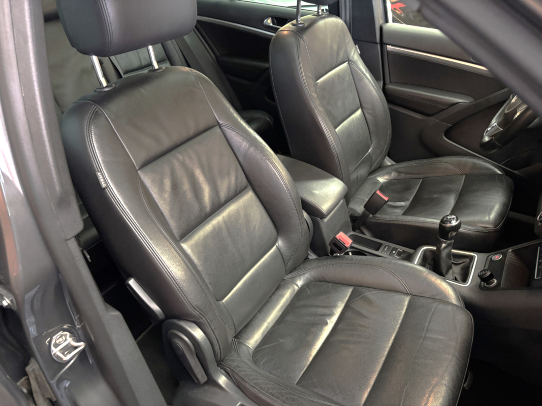 Volkswagen Tiguan — 14