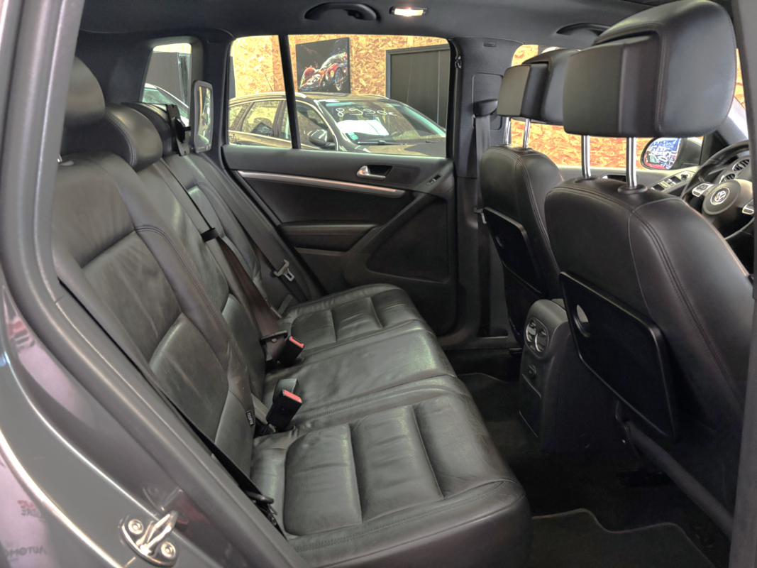 Volkswagen Tiguan — 16