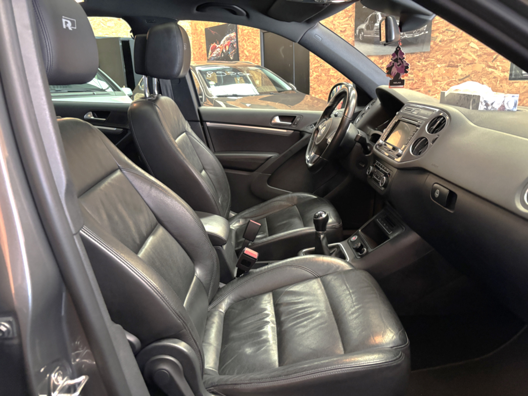 Volkswagen Tiguan — 11