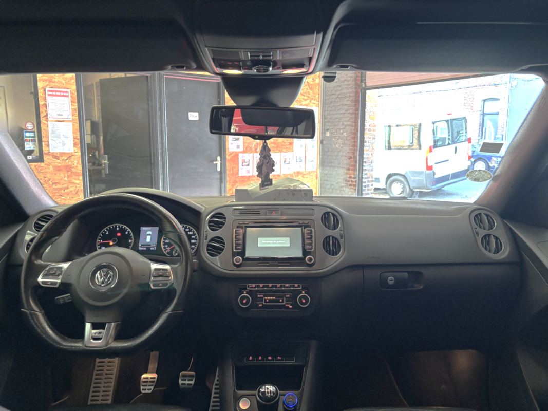 Volkswagen Tiguan — 19
