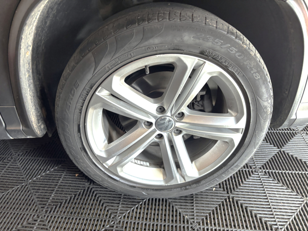 Volkswagen Tiguan — 25