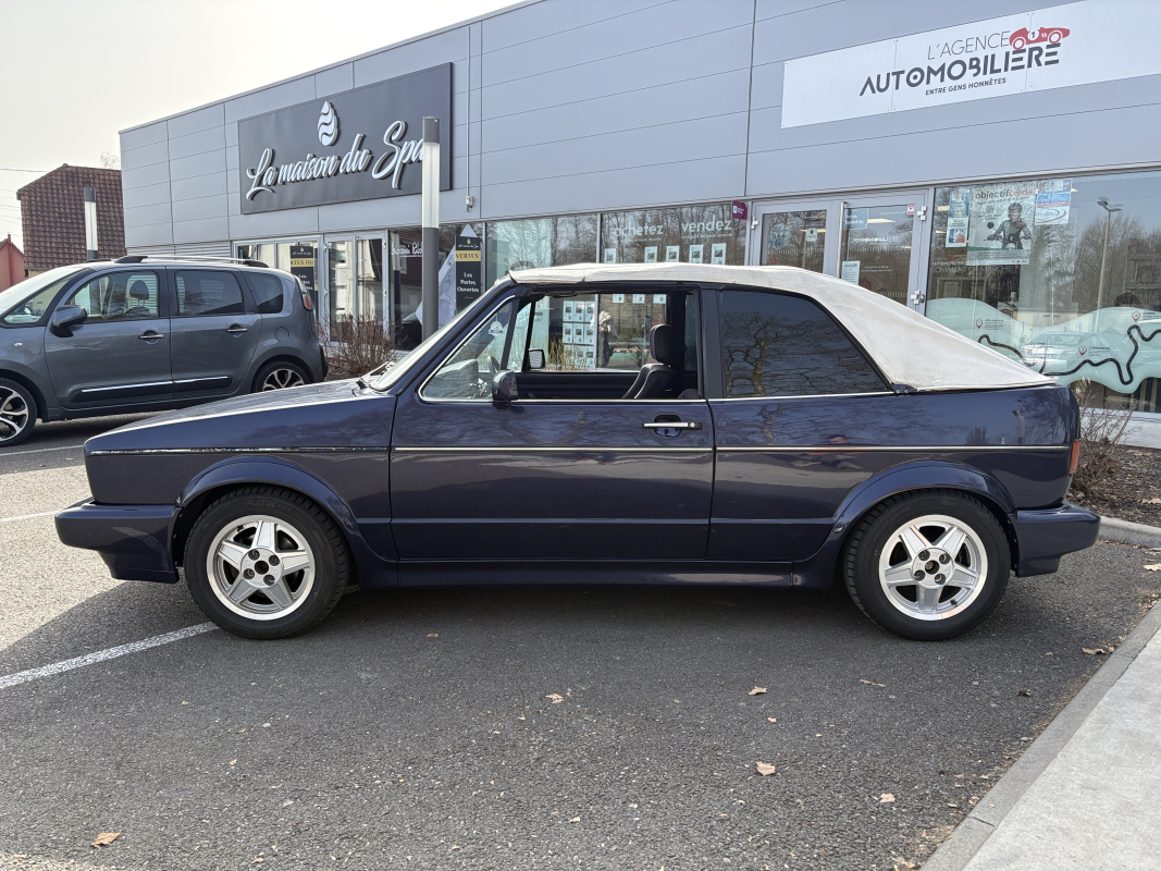 Volkswagen Golf — 3