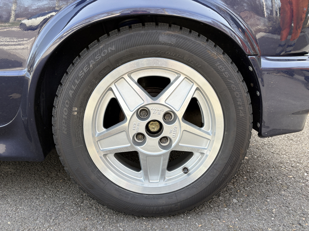 Volkswagen Golf — 21