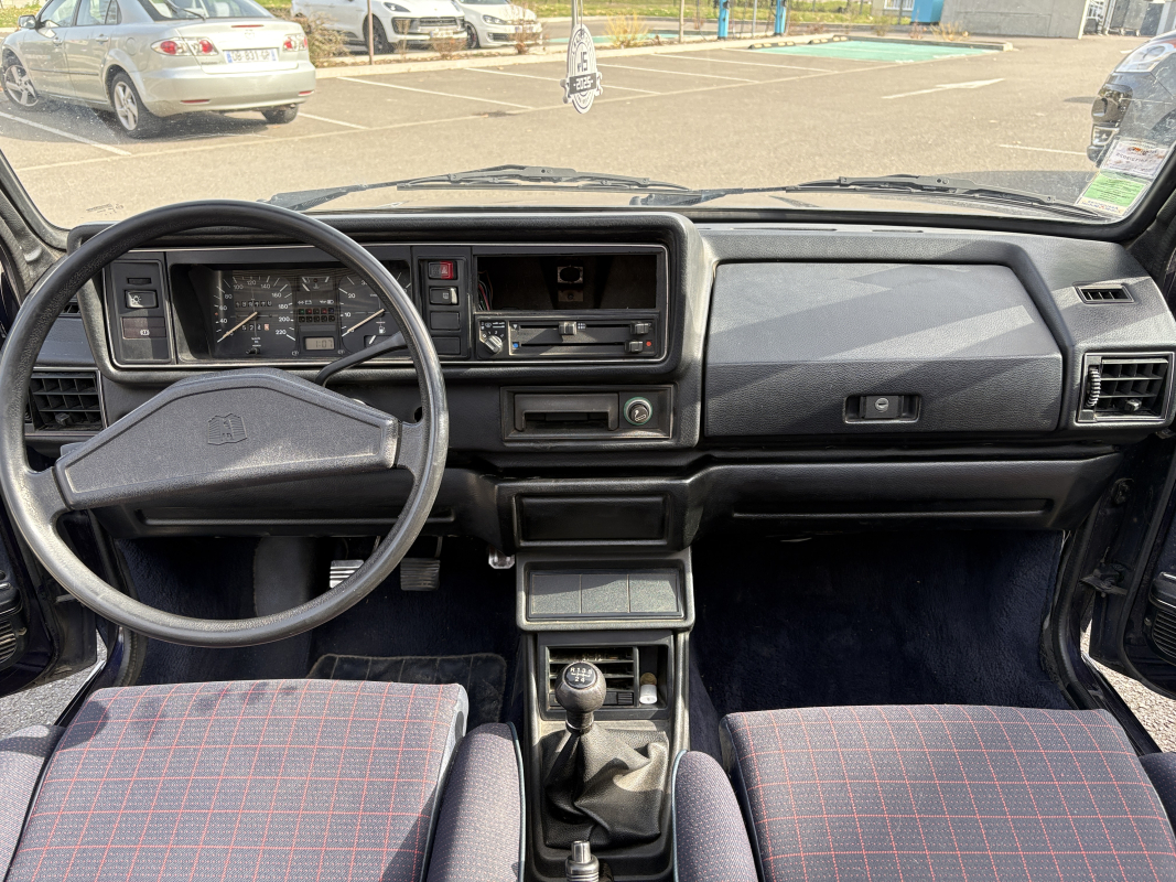 Volkswagen Golf — 10