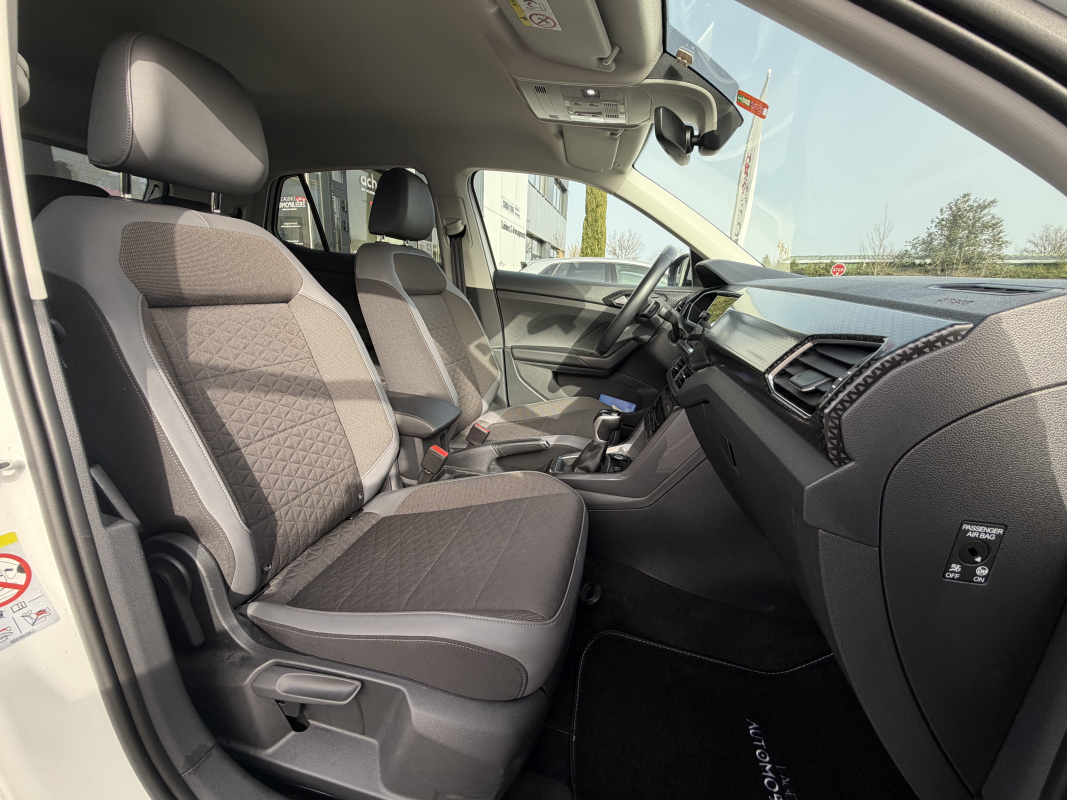 Volkswagen T-Cross — 10