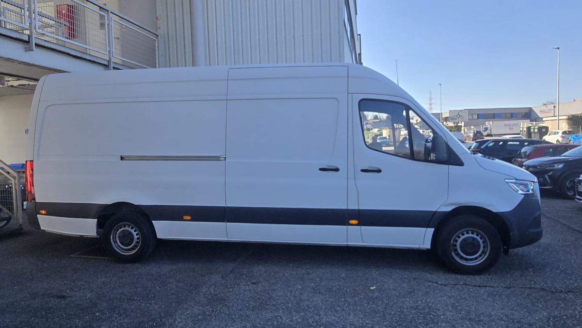 Mercedes Sprinter — 8