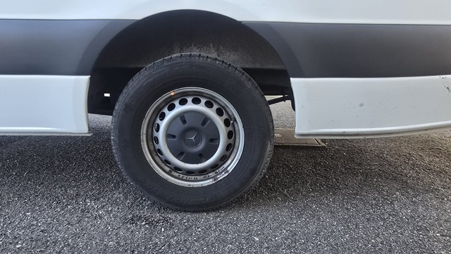 Mercedes Sprinter — 27