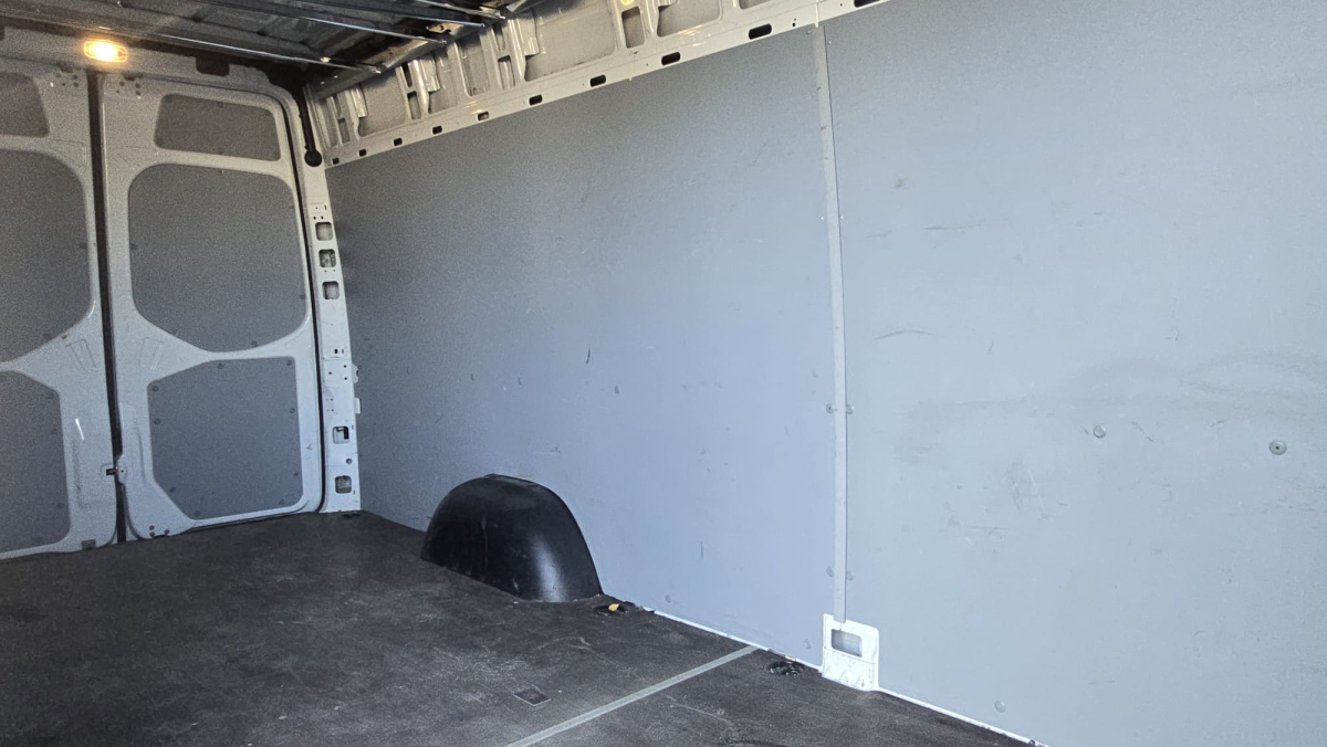 Mercedes Sprinter — 18