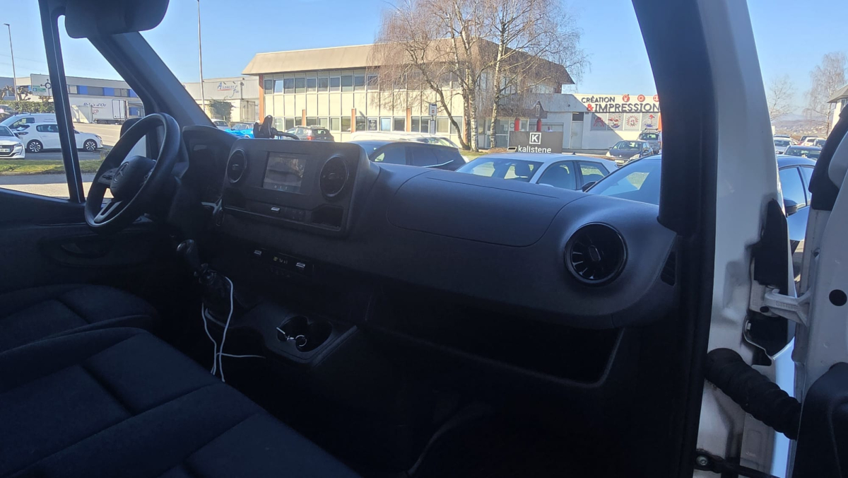 Mercedes Sprinter — 16