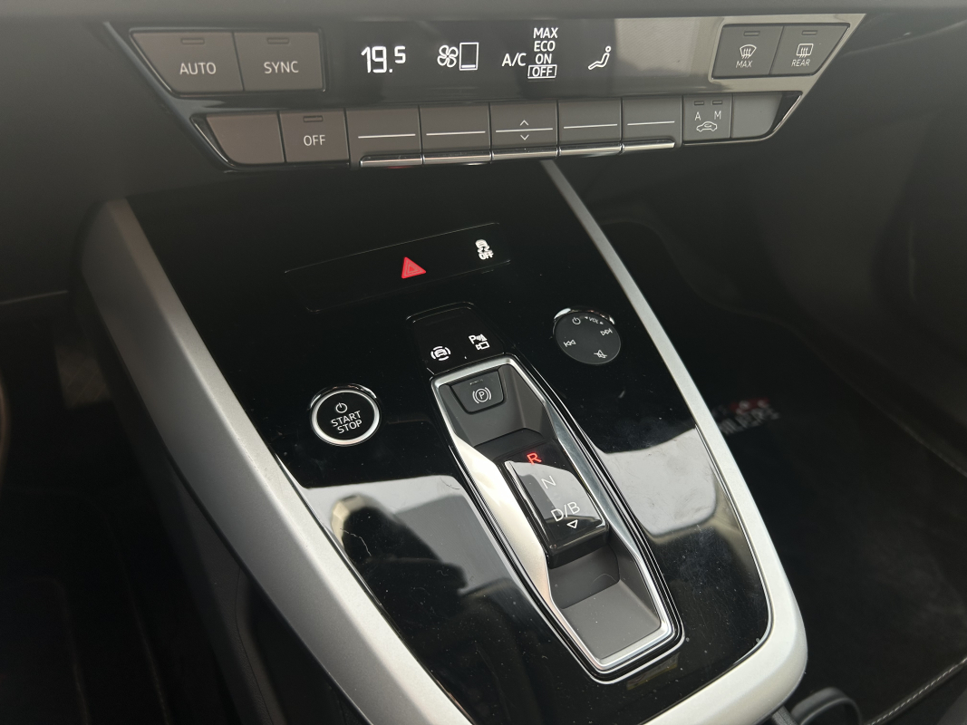 Audi Q4 — 25