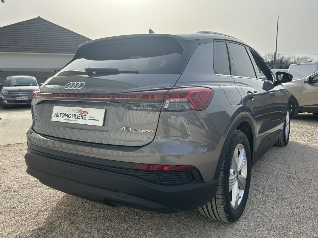 Audi Q4 — 8