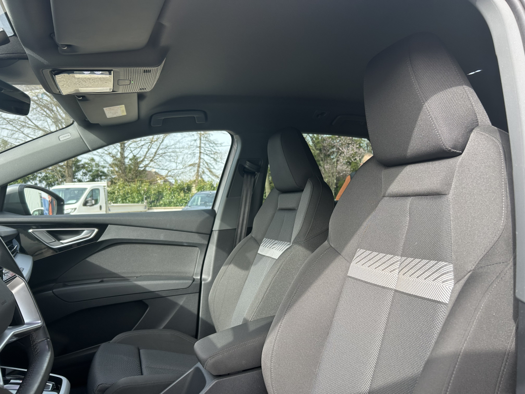 Audi Q4 — 14