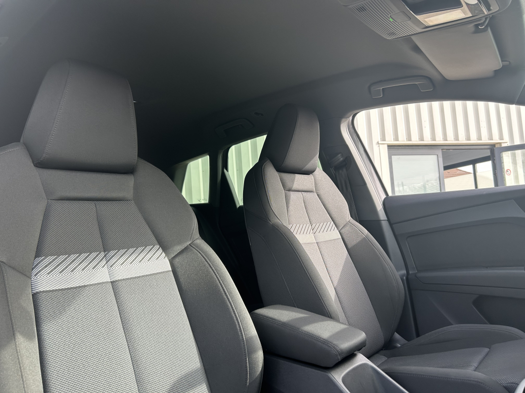 Audi Q4 — 11