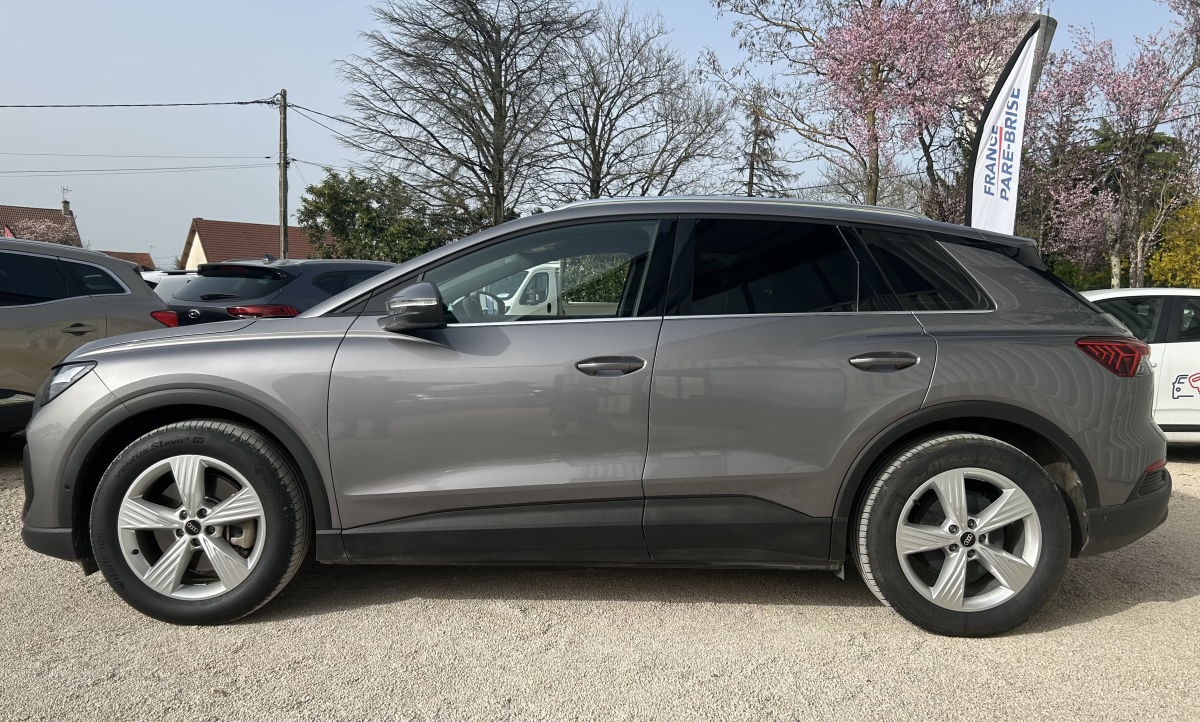 Audi Q4 — 9