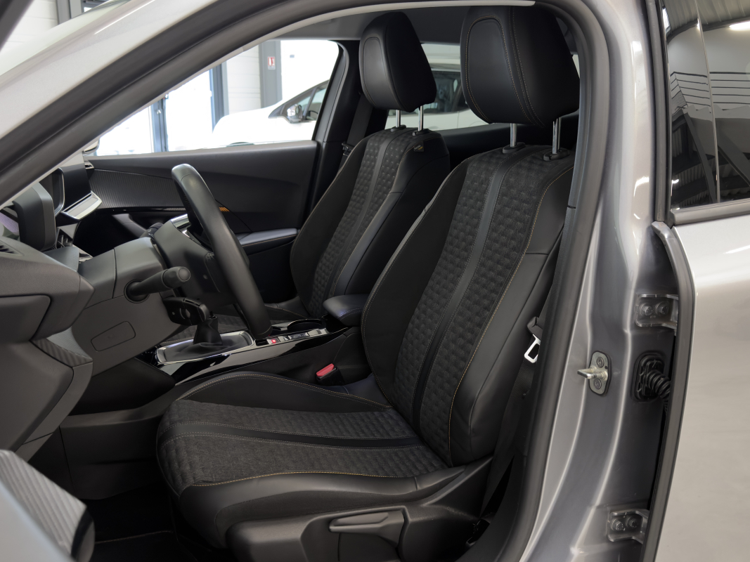 Peugeot 2008 — 13