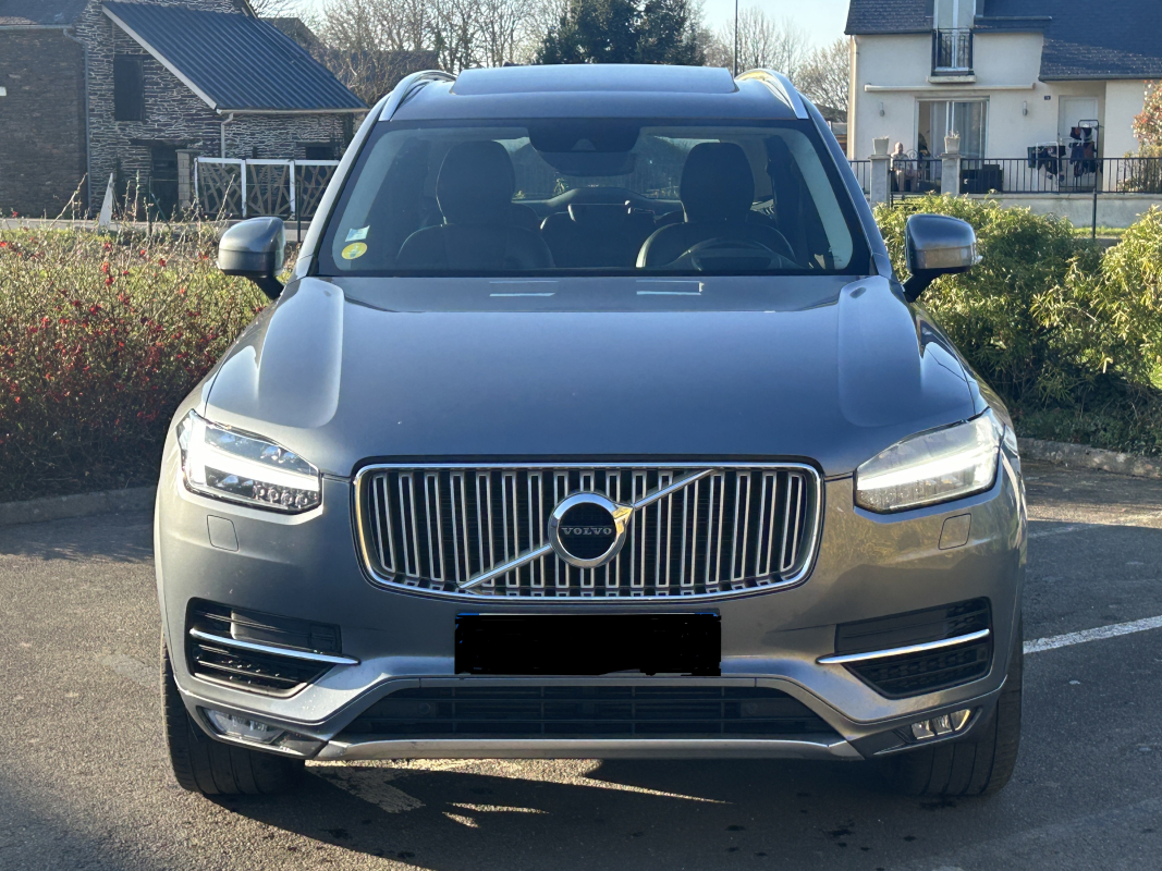 Volvo XC90 — 2