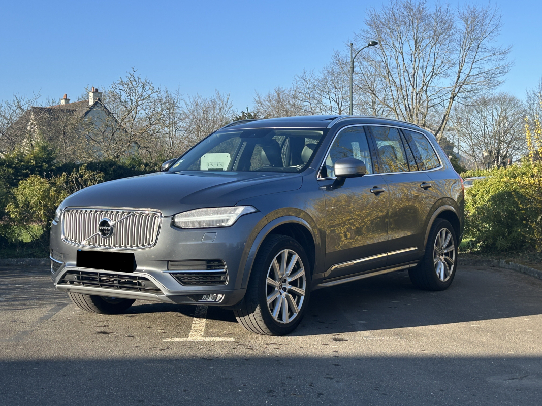 Volvo XC90 — 3