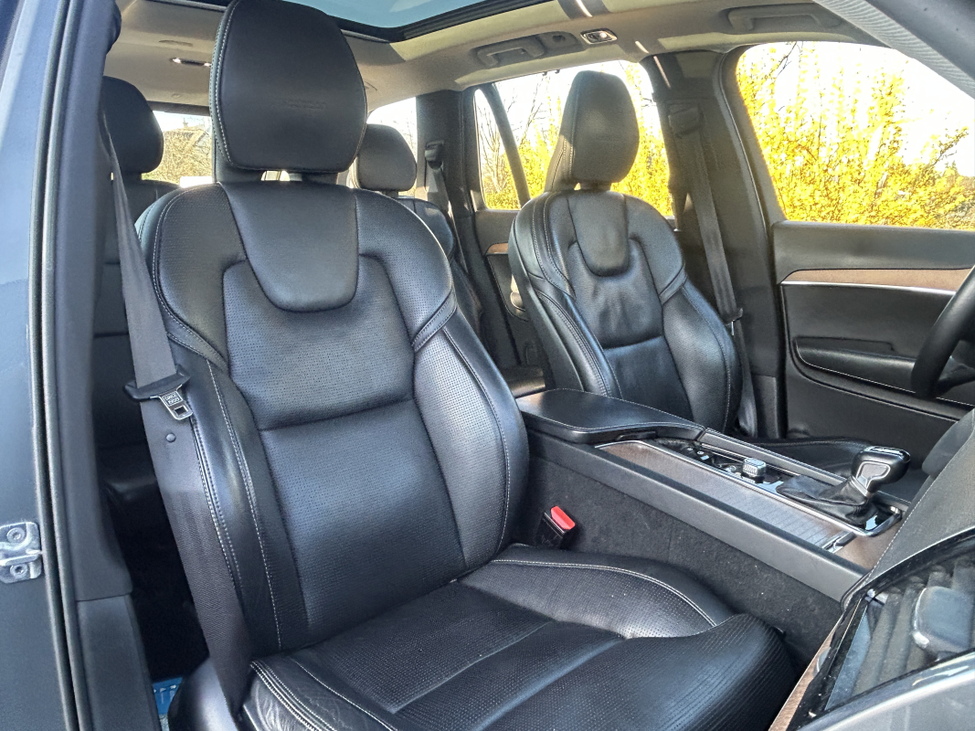 Volvo XC90 — 10