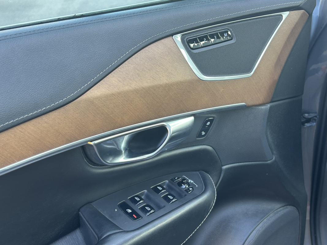 Volvo XC90 — 21