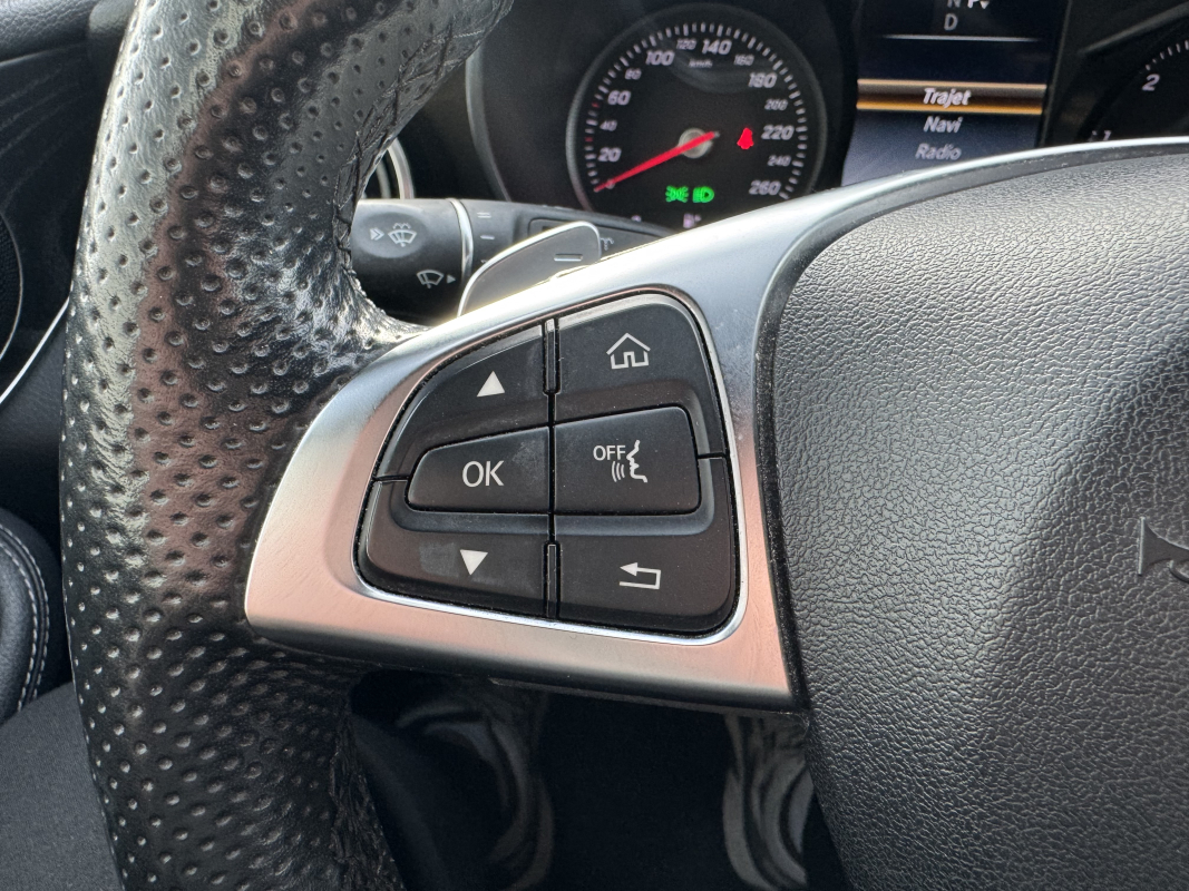 Mercedes GLC — 16