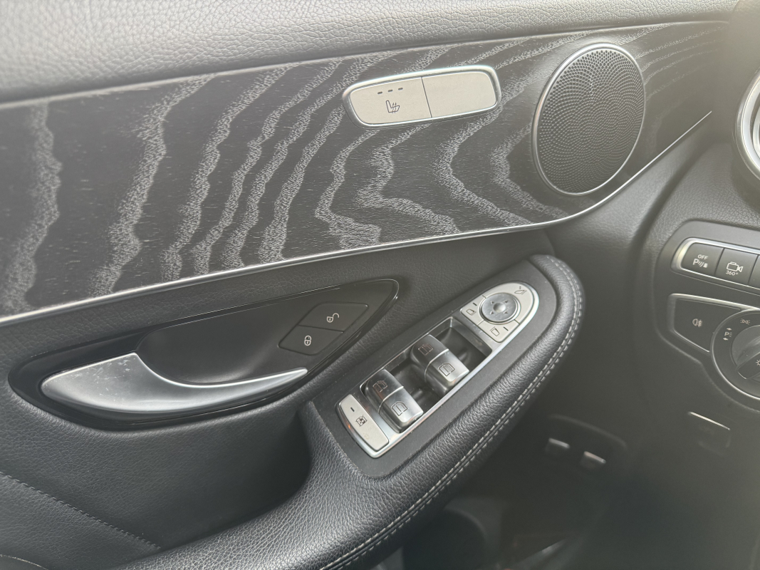 Mercedes GLC — 26