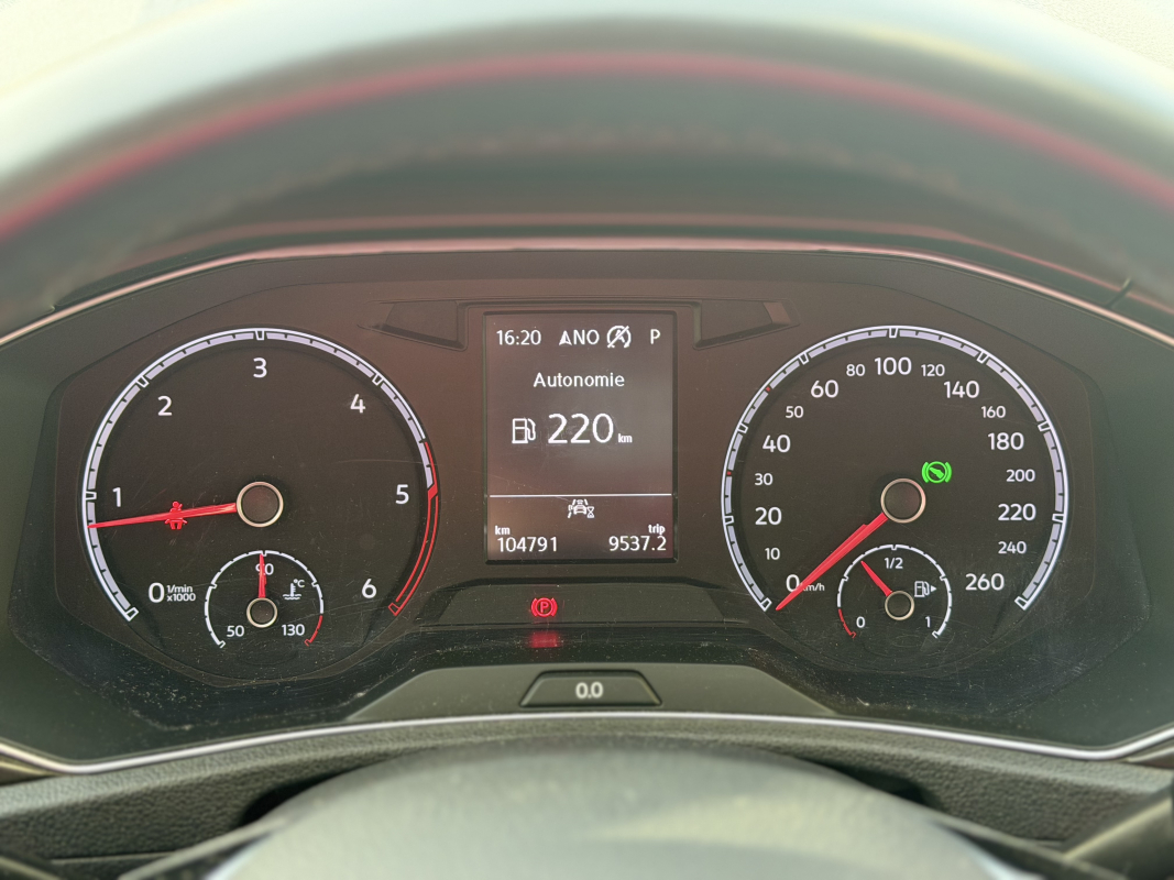 Volkswagen T-roc — 17