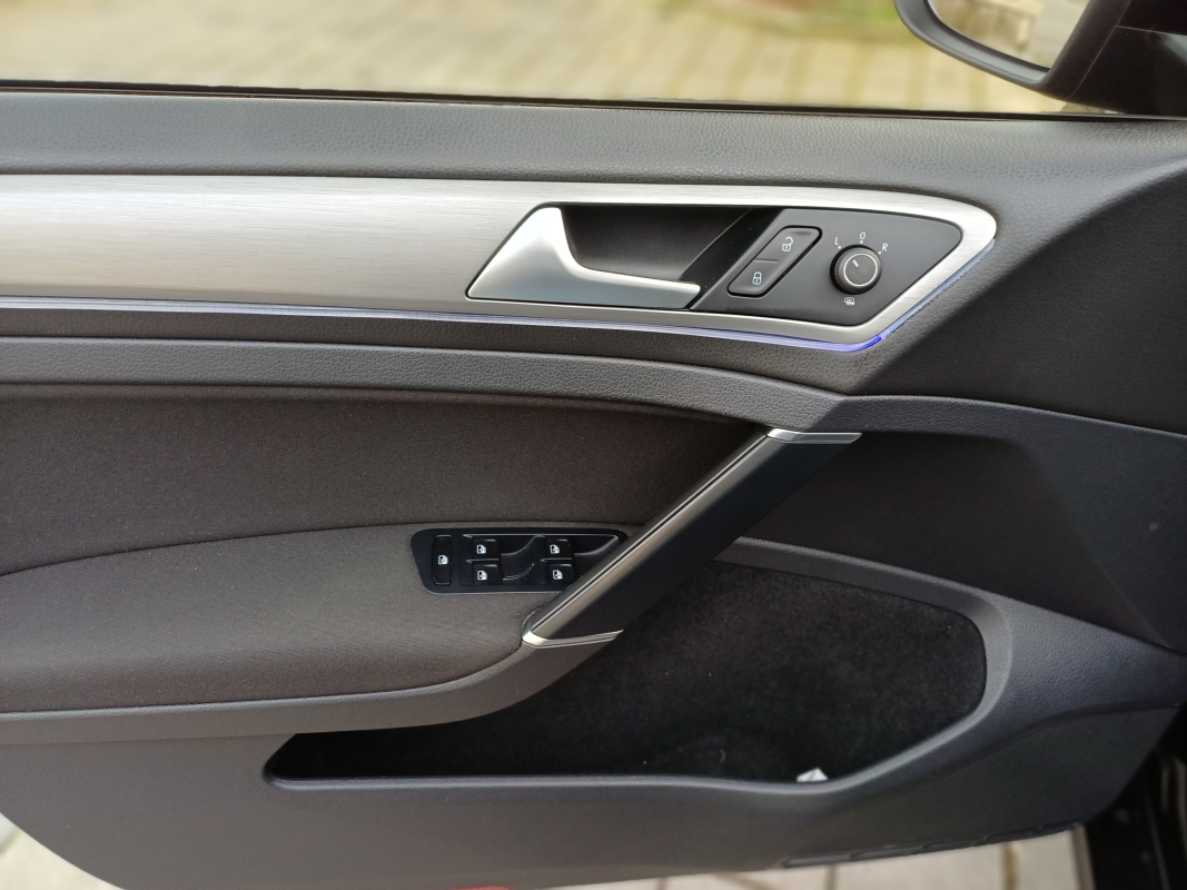 Volkswagen Golf — 18