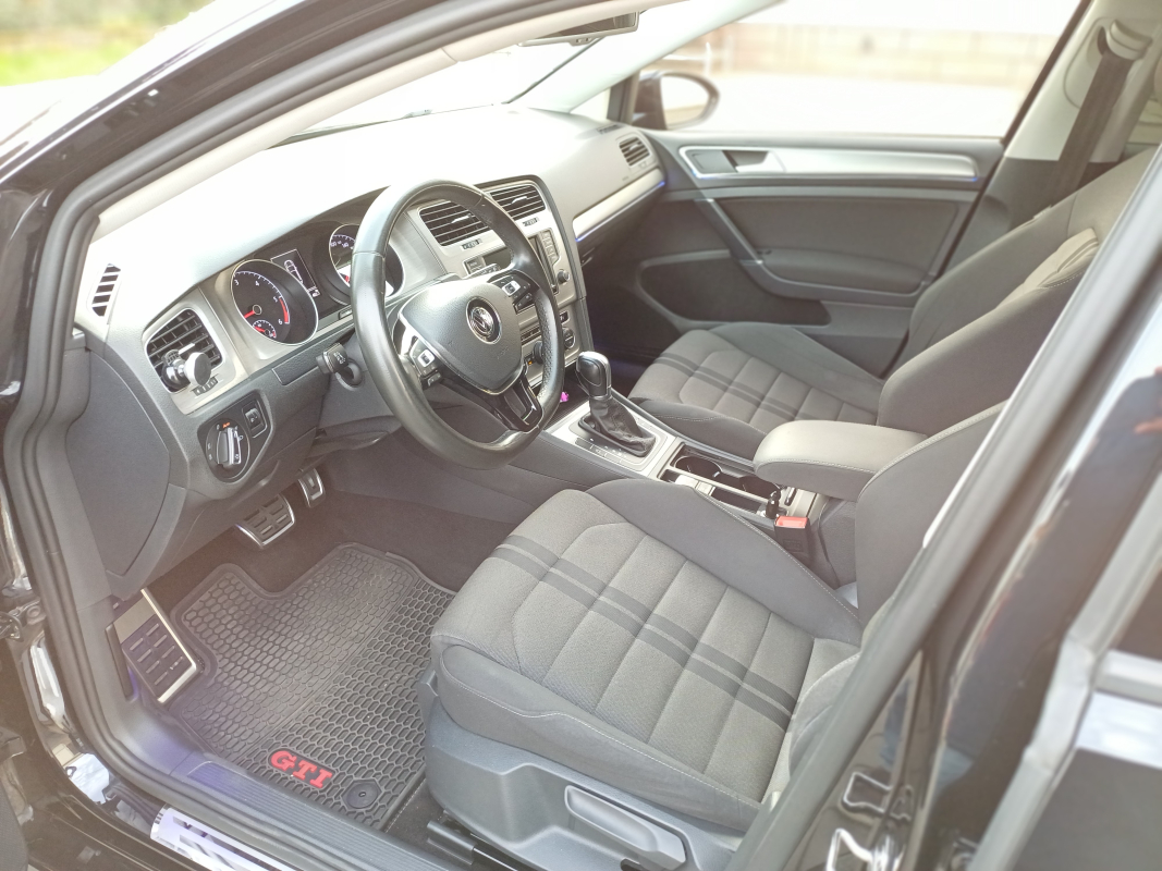 Volkswagen Golf — 19