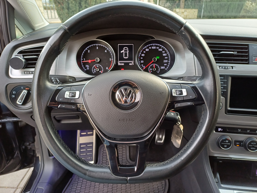 Volkswagen Golf — 10
