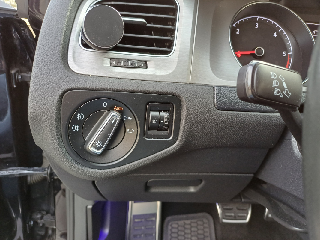 Volkswagen Golf — 13