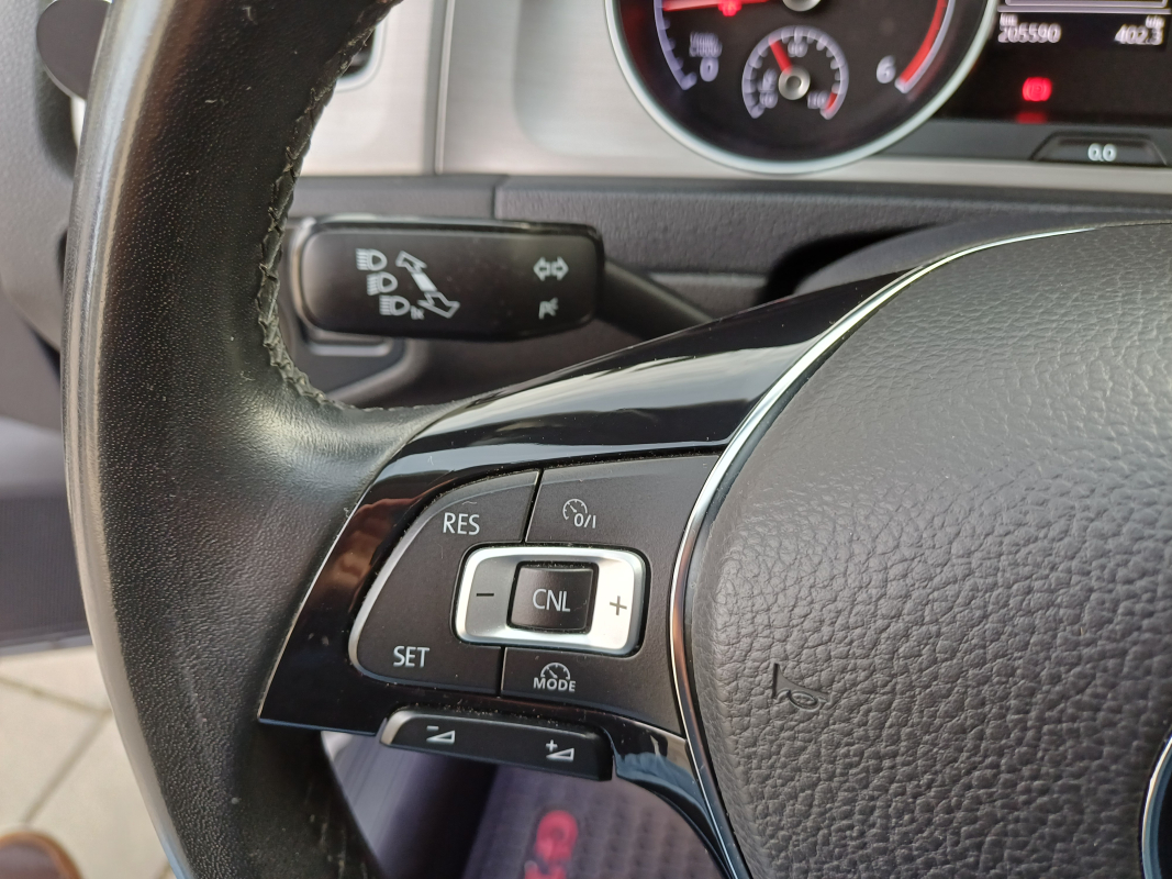 Volkswagen Golf — 11