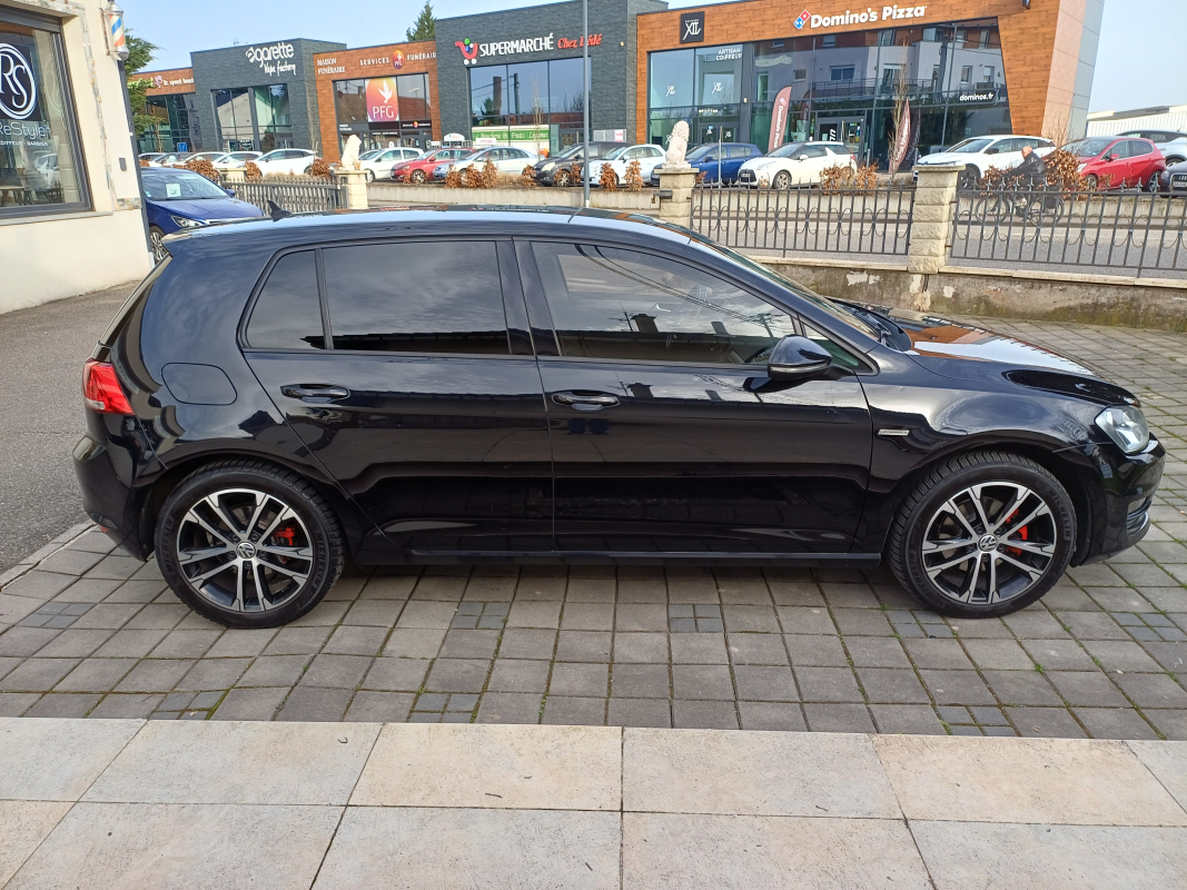 Volkswagen Golf — 6