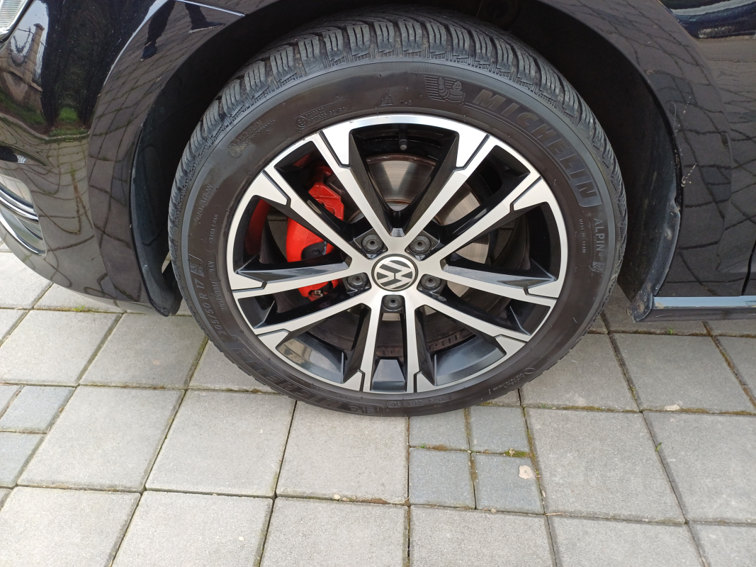 Volkswagen Golf — 25