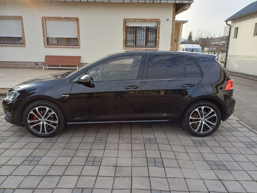 Volkswagen Golf — 2