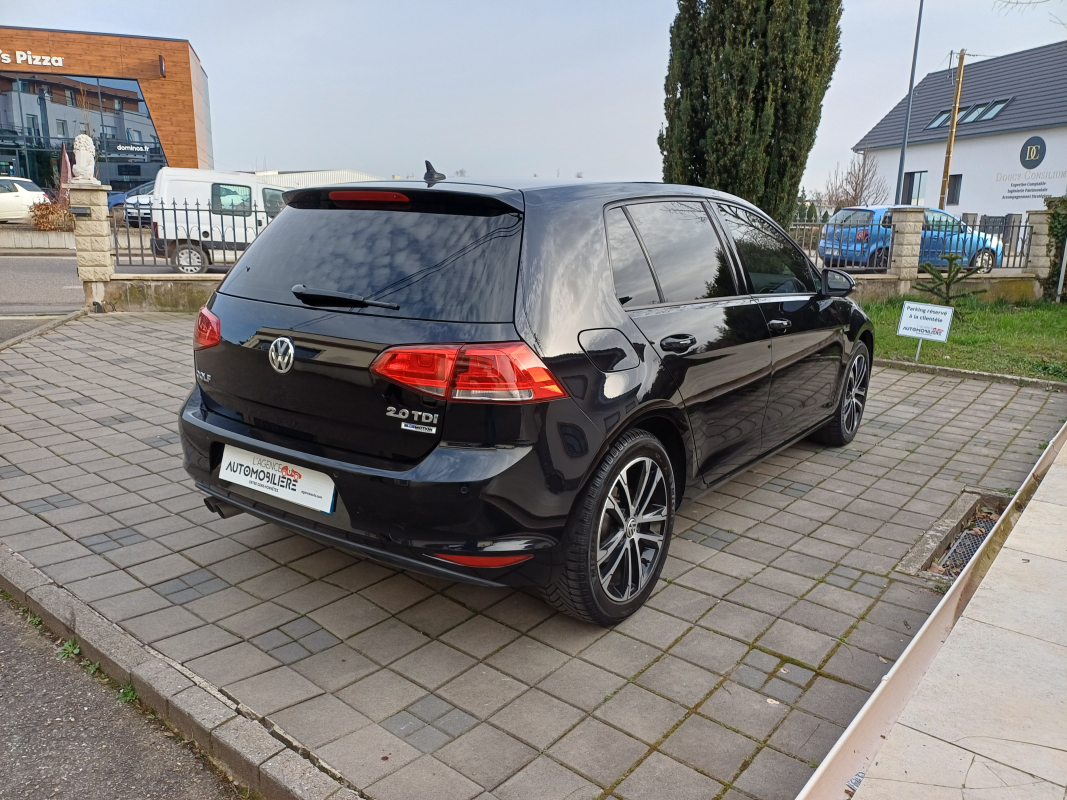 Volkswagen Golf — 5
