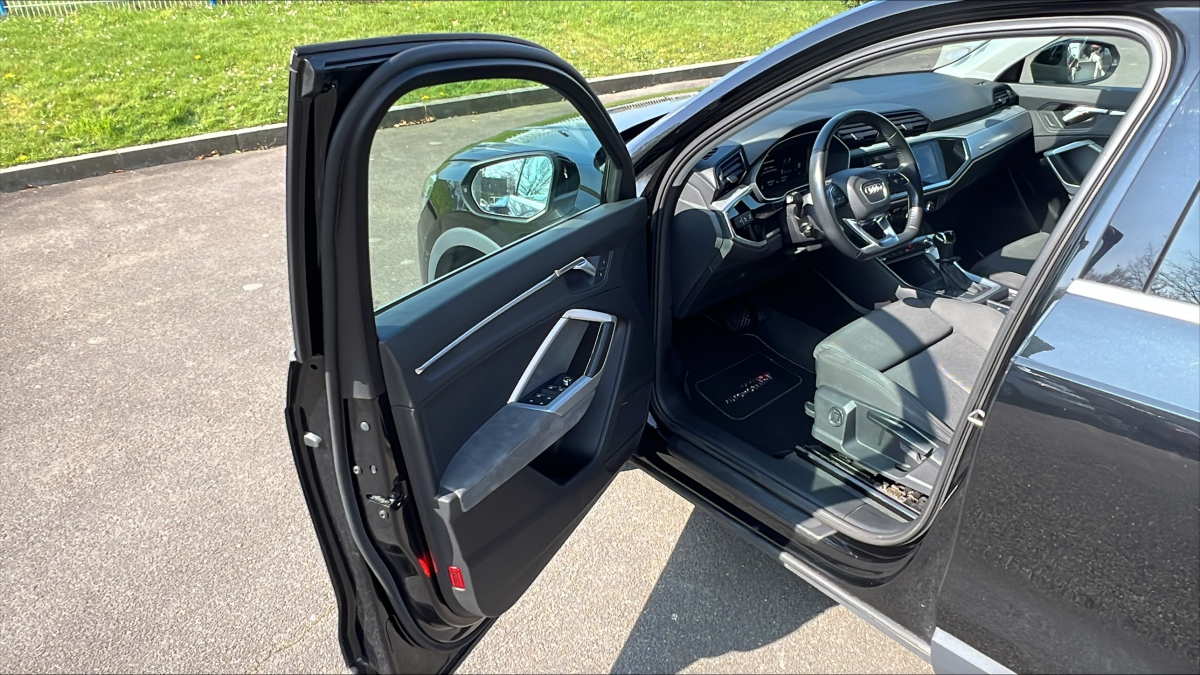 Audi Q3 — 18