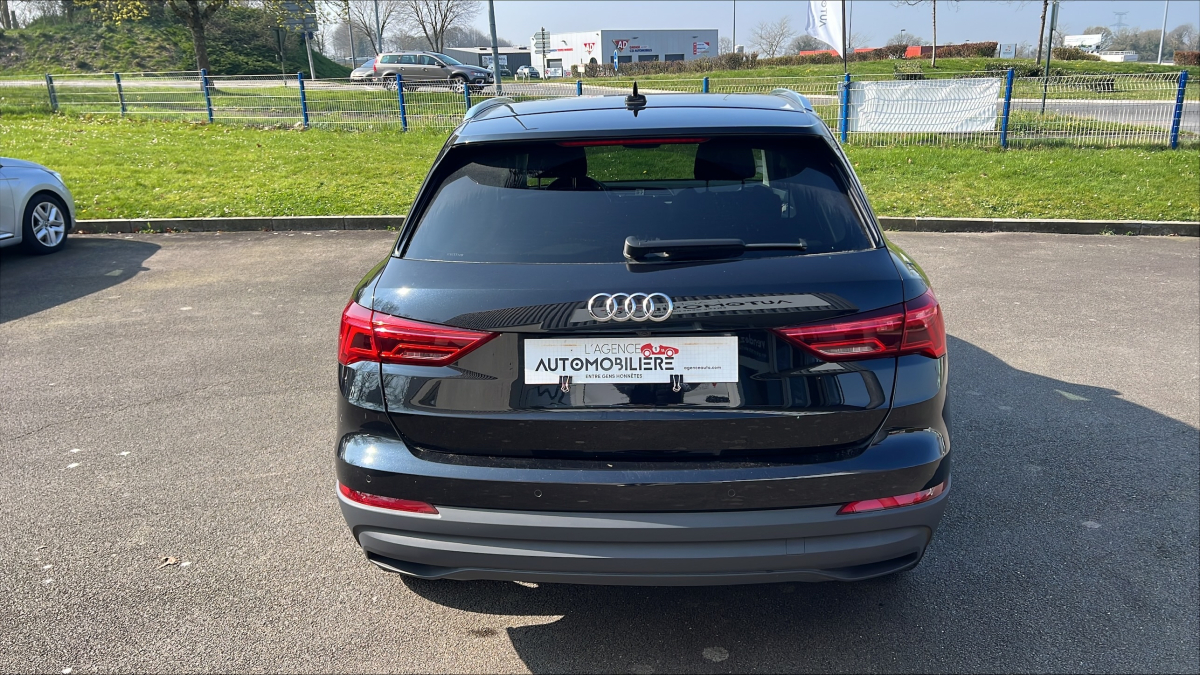 Audi Q3 — 12