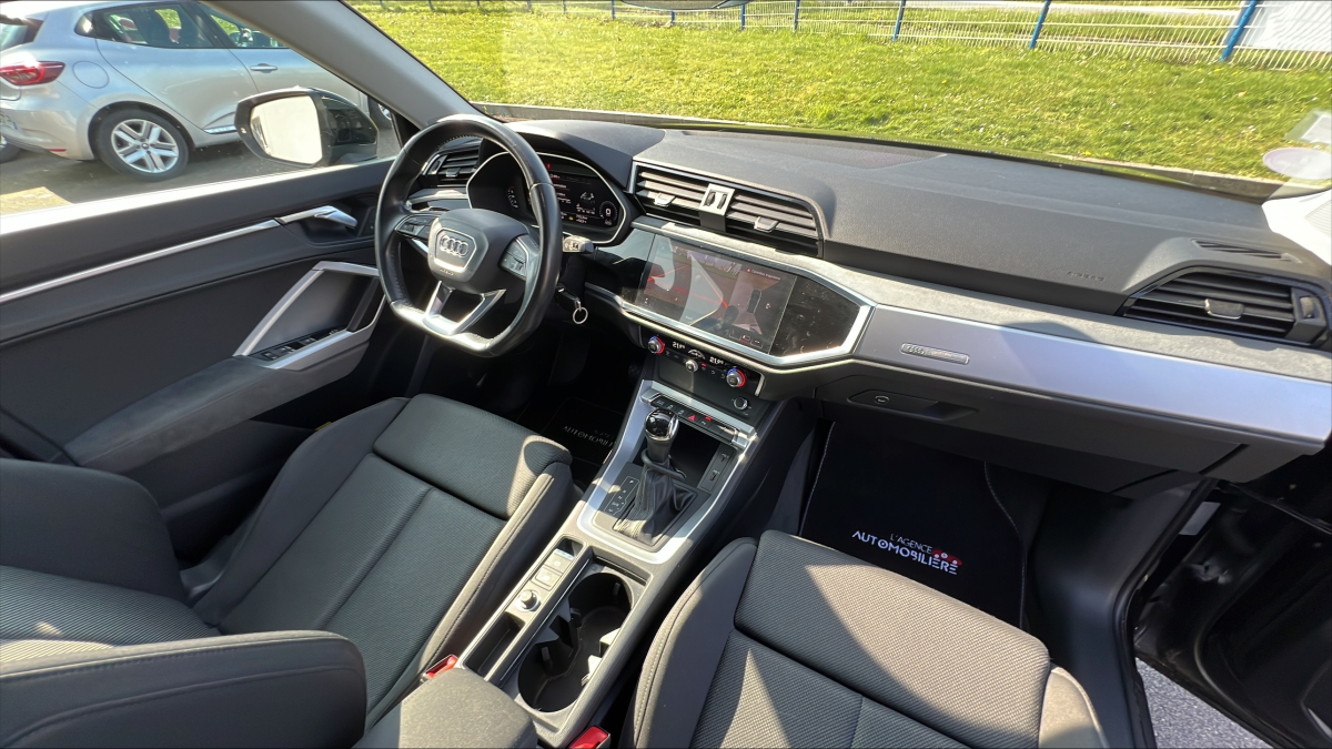 Audi Q3 — 22