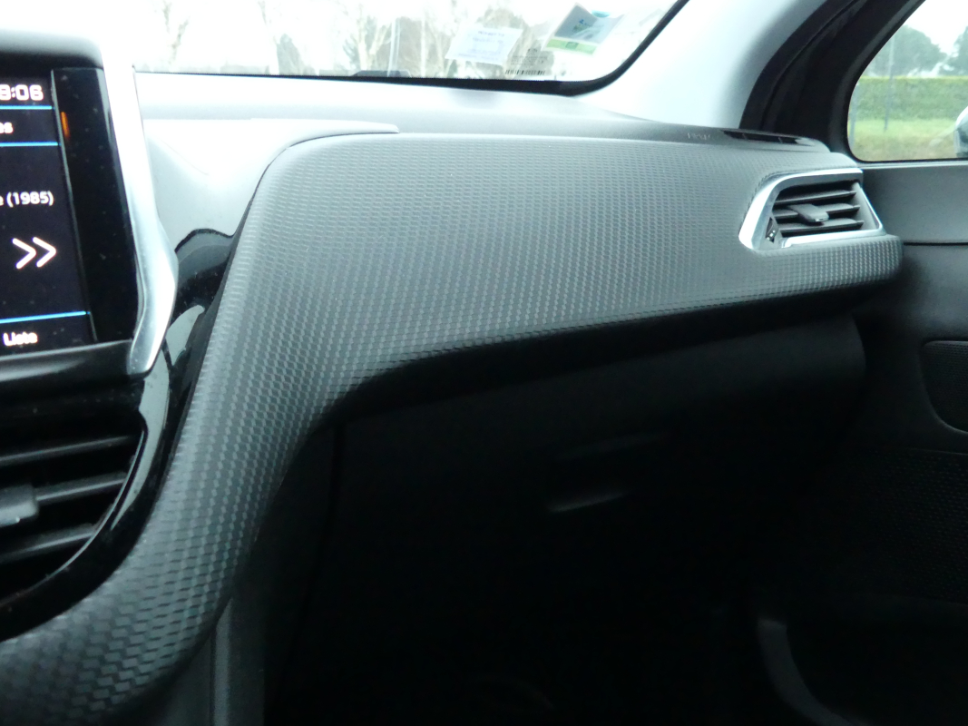 Peugeot 2008 — 25