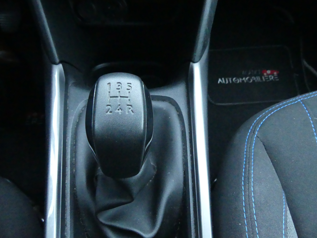 Peugeot 2008 — 27