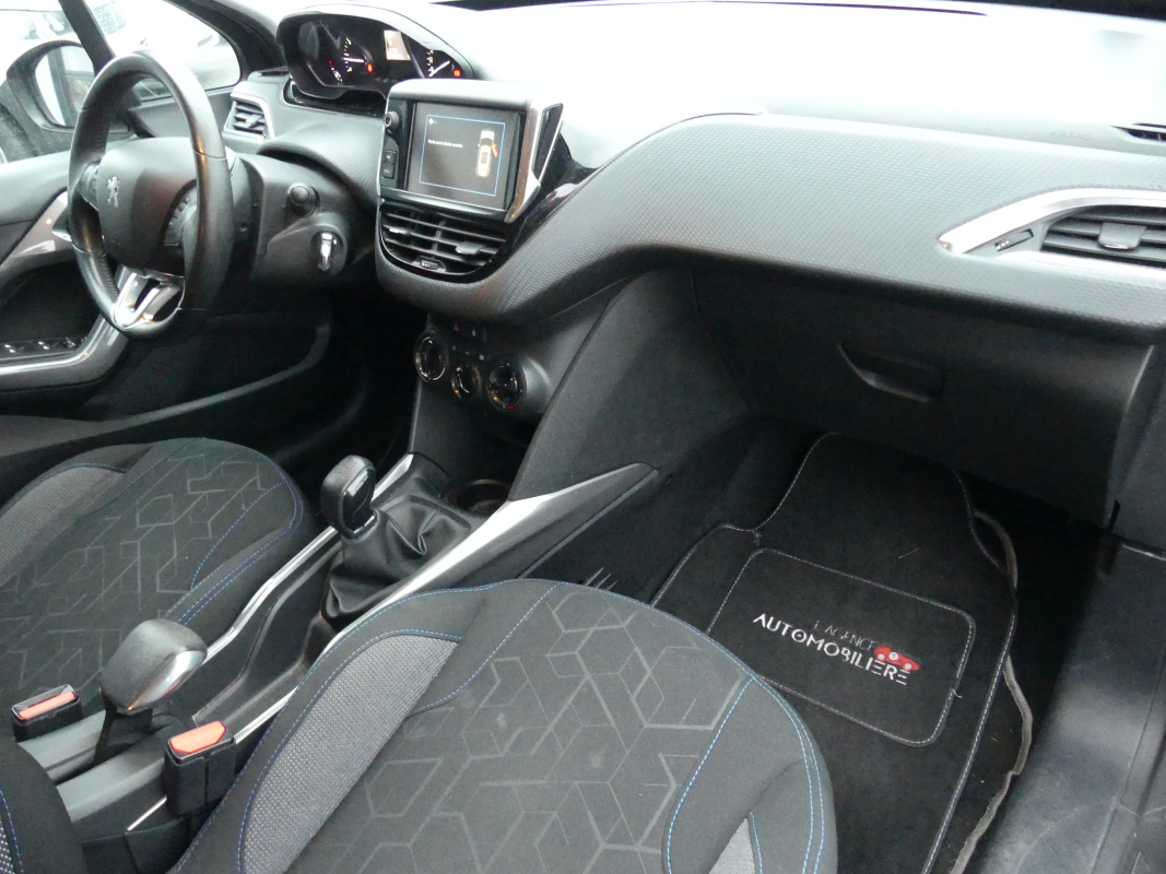 Peugeot 2008 — 14